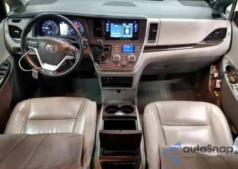 2016 Toyota Sienna Xle z USA, uszkodzony, nr VIN 5TDYK3DC3GS732780